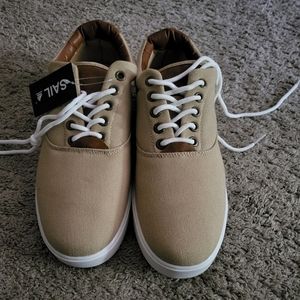 New Sail Shoes Size 7 (Men)
